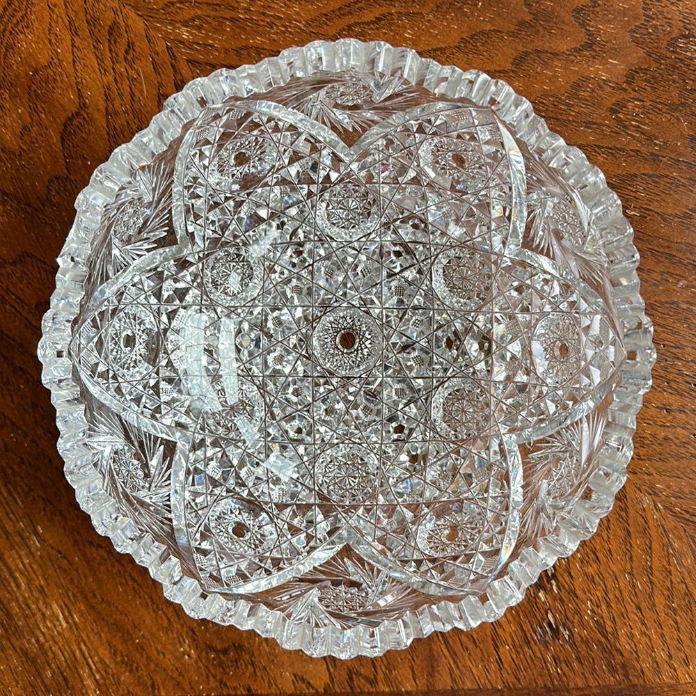 Gorgeous Crystal Bowl - Picture 2 of 9